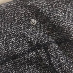 Lululemon Mid Rise Black and White Wunder Unders